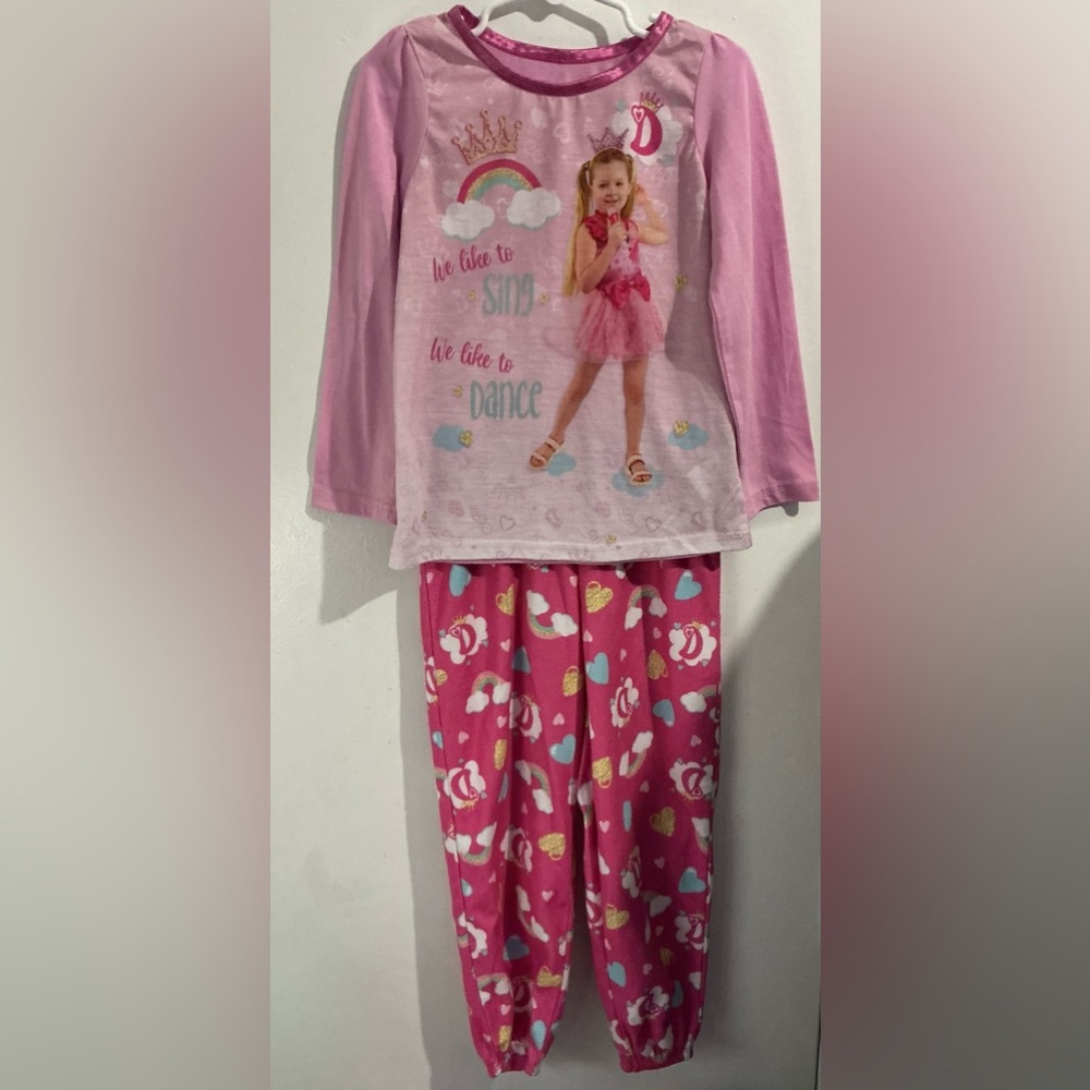 Charming Pink Kids Pajama Set with Dance Theme